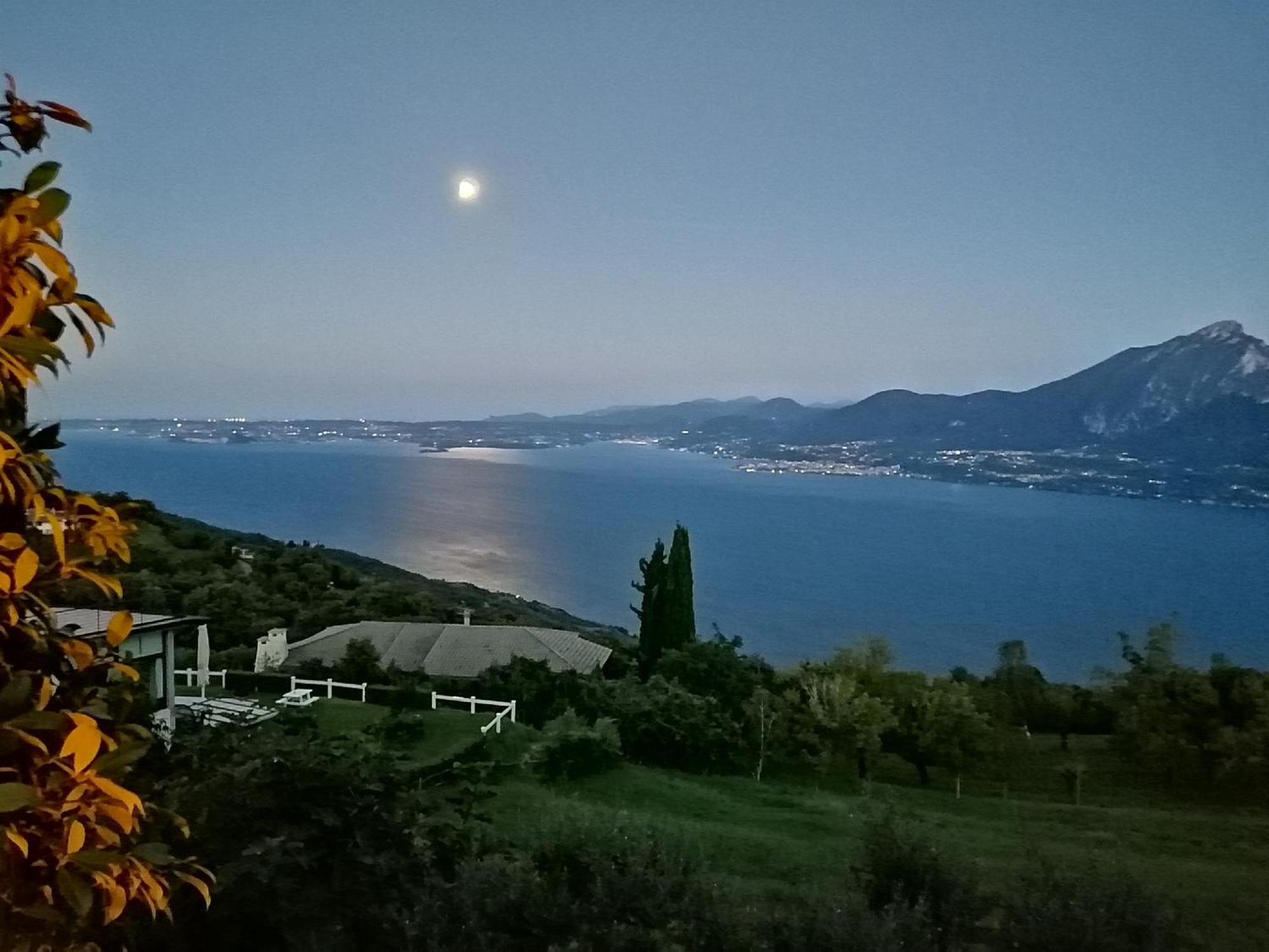 Beb Da Paolo Con Vista Lago San Zeno di Montagna Exterior foto