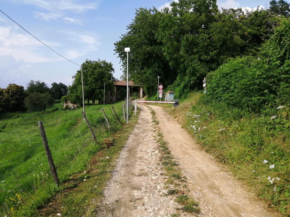 Beb Da Paolo Con Vista Lago San Zeno di Montagna Exterior foto